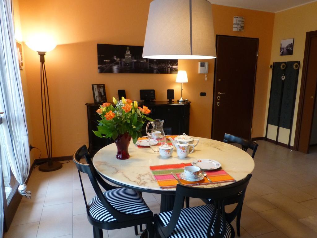 Rutilia22 Acomodação com café da manhã Milão Quarto foto